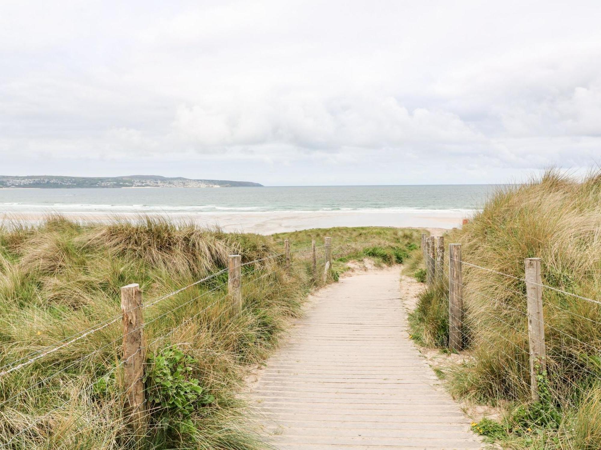 1 Queensway Gardens Hayle Bagian luar foto